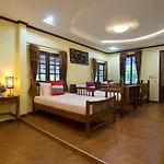 Bueng Bua Thong Resort